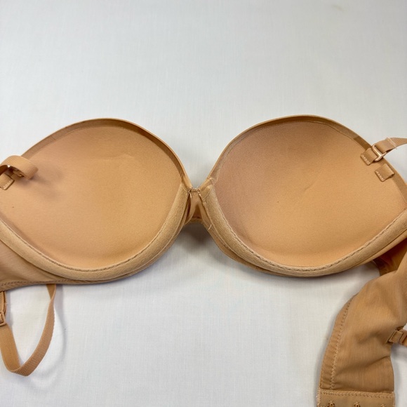 SKIMS Ultimate Push Up Strapless Bra - Picture 4 of 5